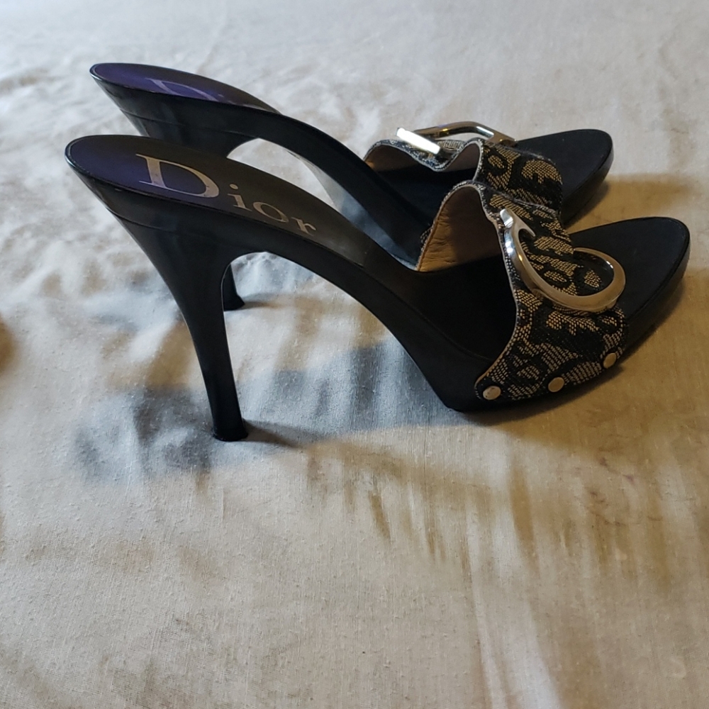 Christian Dior - Picture 7 of 7